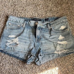 Lucky Brand distressed shorts 🍀